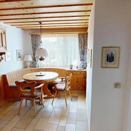 Lodola Apartment *